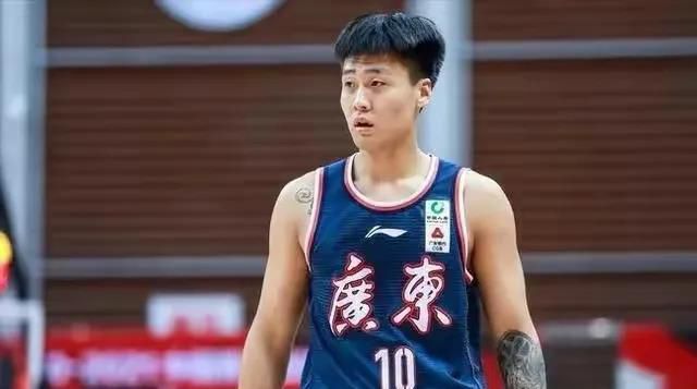 姐妹的同居男友